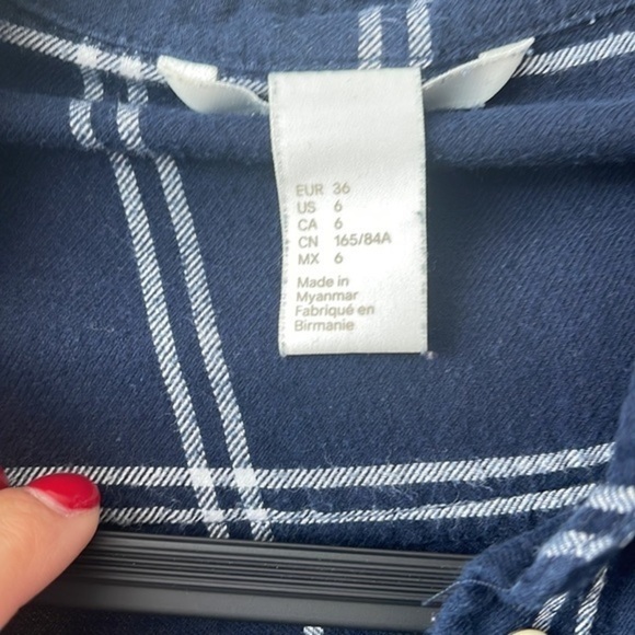 H&M oversize button down top - Picture 2 of 4